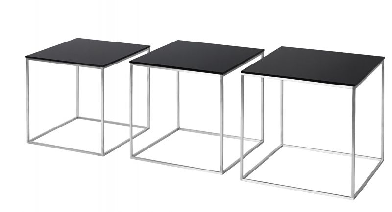 PK 71 Satztisch Set von Fritz Hansen mit drei schwarzen, quadratischen Tischen.